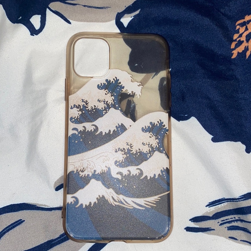 iPhone 11 wave case